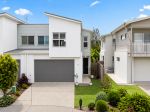 CONTEMPORARY COASTAL LIVING WITH EXCEPTIONAL OUTDOOR ENTERTAINING