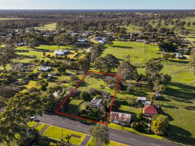 CHARACTER, CHARM & UNTAPPED POTENTIAL ON 4011M&SUP2;
