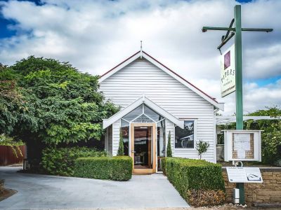 OUTSTANDING COMMERCIAL OPPORTUNITY IN THE HEART OF PENOLA