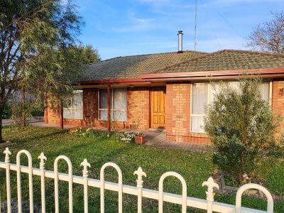 LOW-MAINTENANCE HOME IDEAL FOR FAMILIES OR RETIREES