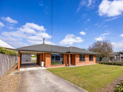 BEAUTIFULLY RENOVATED SOLID HOME IN THE HEART OF PENOLA