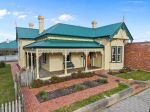 PRIME CORNER POSITION &NDASH; HIGH PROFILE LATROBE GEM!