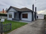 CENTRALLY LOCATED FAMILY HOME!
