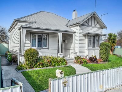 CHARACTER HOME CLOSE TO GARDENS AND WALKING TRAILS