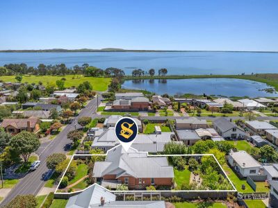 AN ENTERTAINERS PARADISE WITH TIMELESS CHARACTER AND MODERN LUXURY!