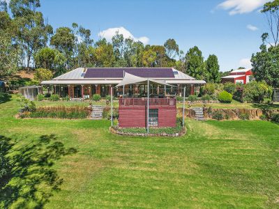 IMMACULATE, TIMELESS AND SECLUDED WITH MERRI RIVER FRONTAGE!