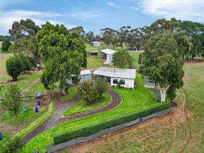 ATTENTION TRADESPEOPLE AND CONTRACTORS!