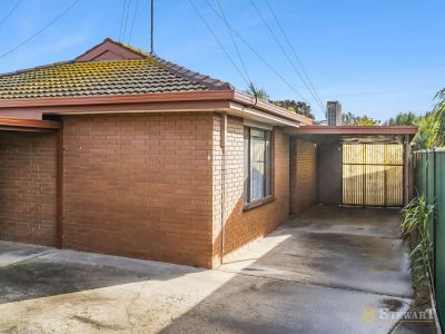 EASY LIVING IN ELLIMINYT!