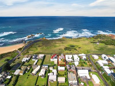 ONCE IN A LIFETIME BEACHSIDE BRILLIANCE !