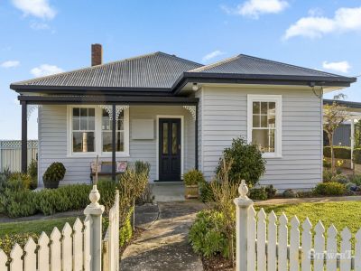 CHARMING COROROOKE HOME