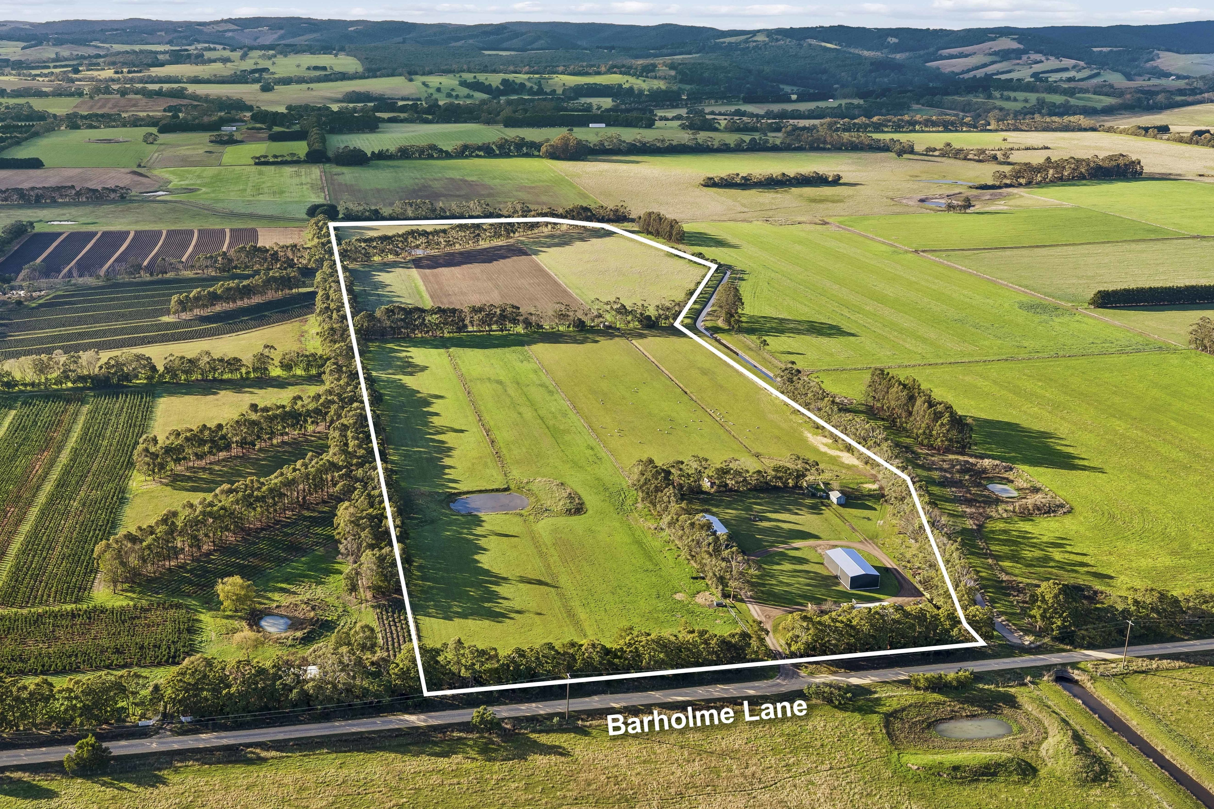 PRODUCTIVE LIFESTYLE HOLDING IN THE HEART OF THE OTWAYS