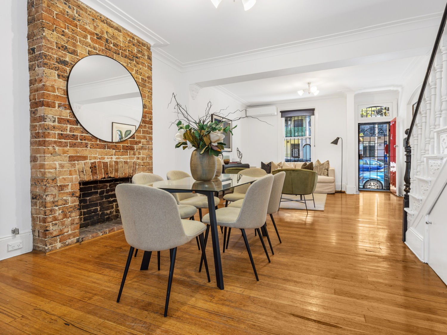 ELEGANTLY UPDATED INNER-CITY TERRACE BOASTING SPACE, STYLE & UNMATCHED CONVENIENCE