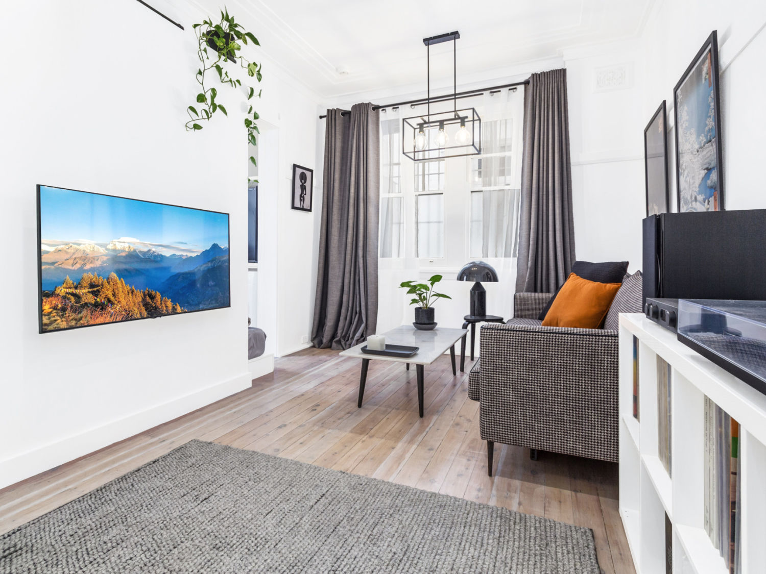 SMART, FLEXIBLE AND SUPERBLY POSITIONED STUDIO